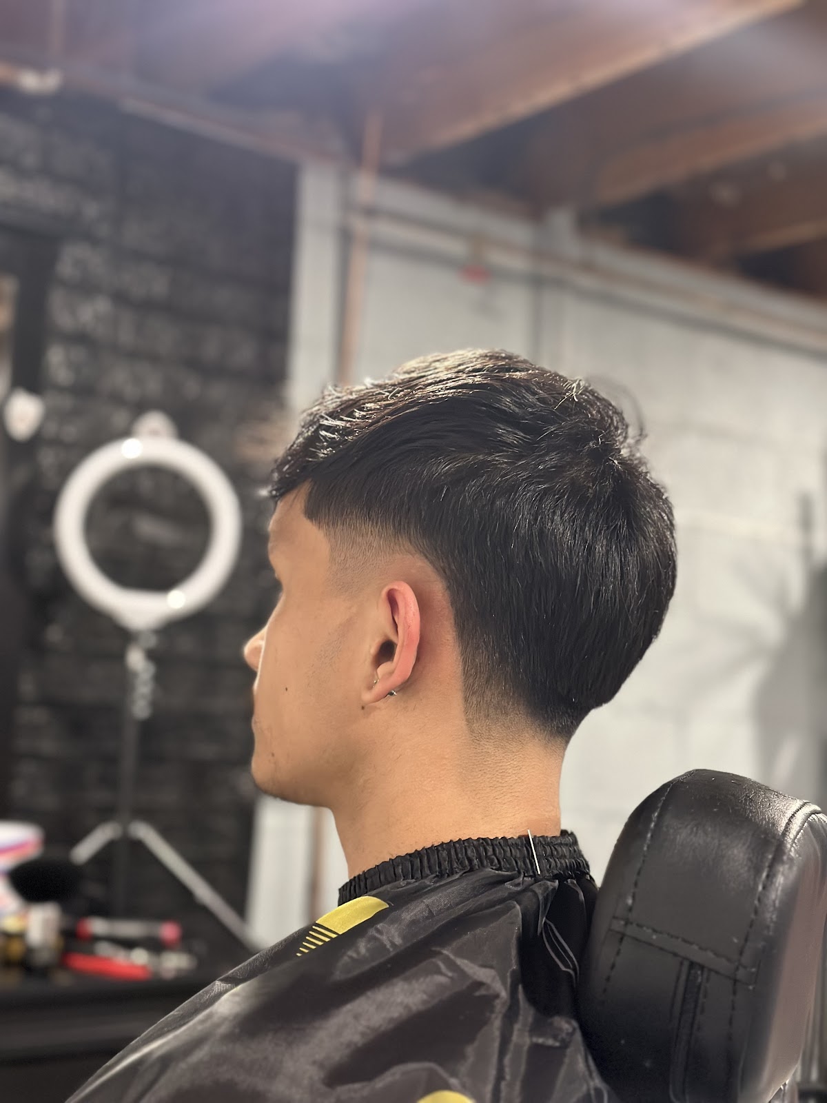 AQUBE BARBERSHOP - Barbershop in Burlington