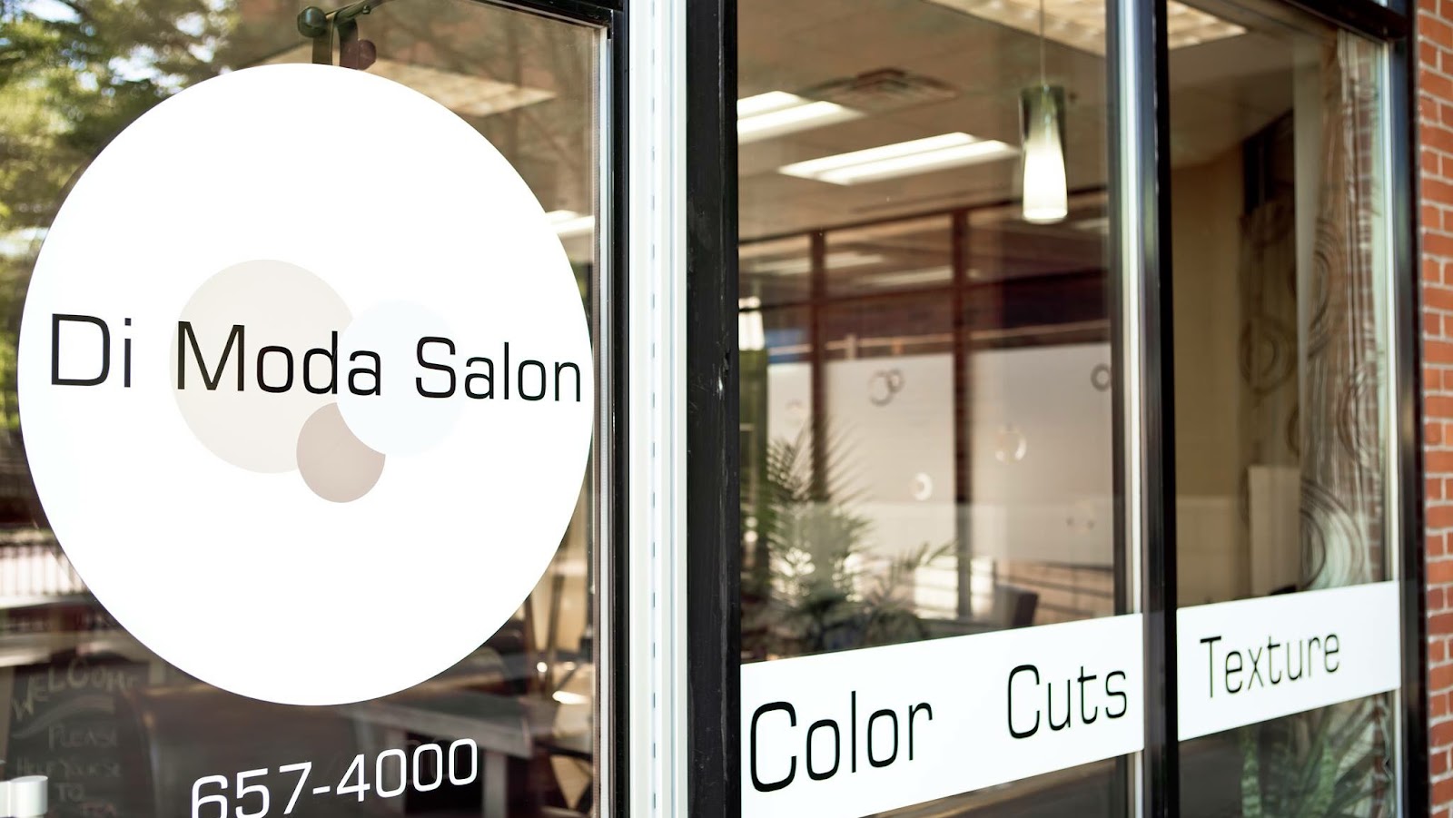 Di Moda Salon - Hair Salon in Burlington