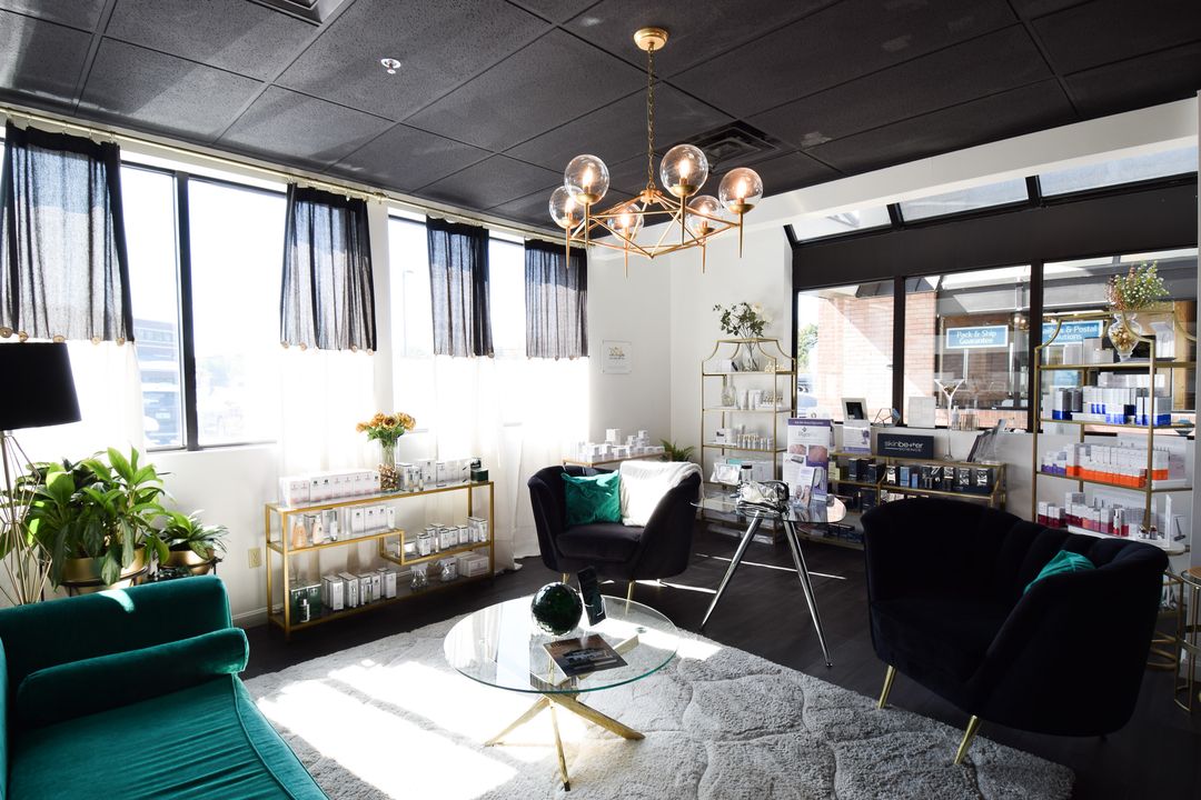 Cheeks Luxury Skin Clinic - Beauty Spa in Burlington