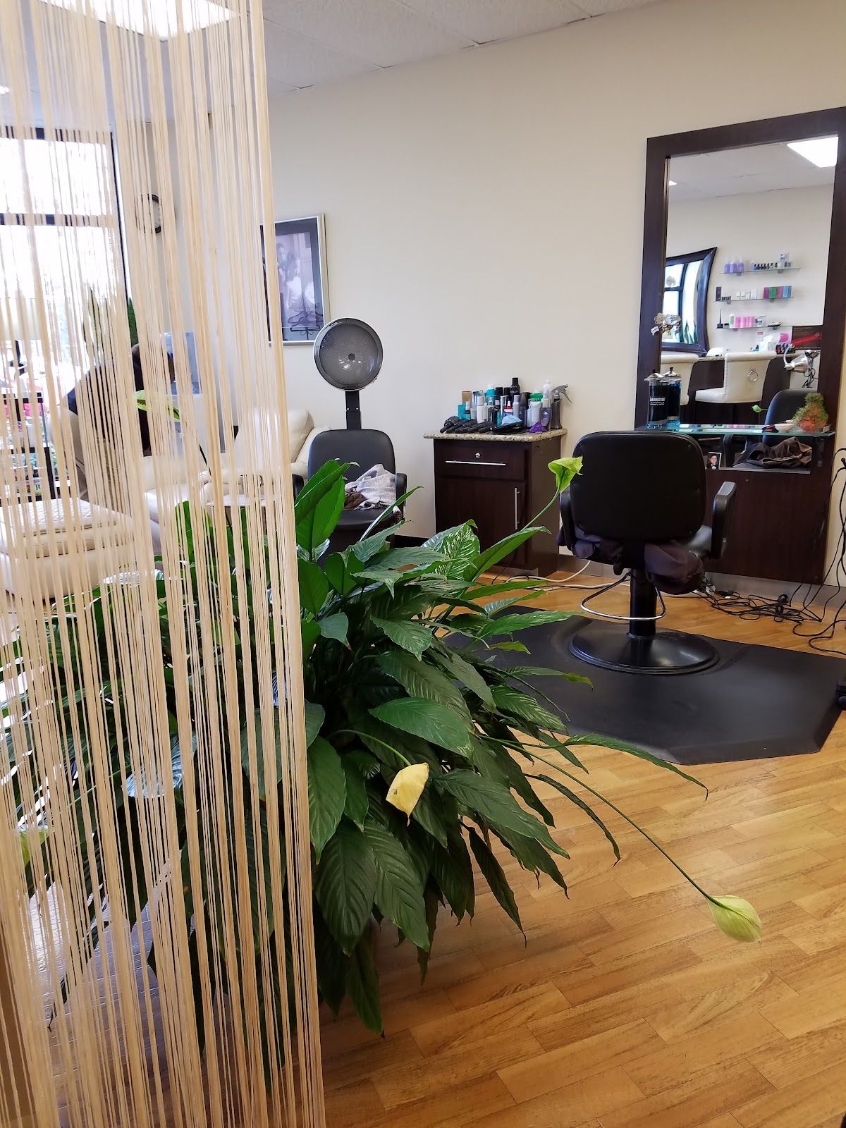 Studio 21 Hair & Nail Salon - Beauty Spa in Norfolk