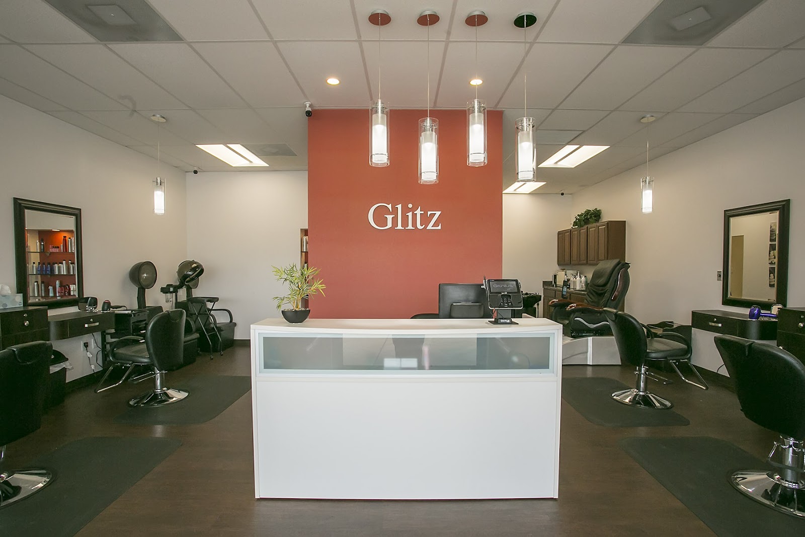 Glitz Beauty Salon and African Braiding - Hair Salon in Norfolk