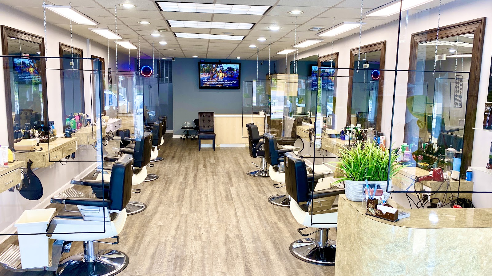 Lee Barber Shop - Barbershop in Arlington