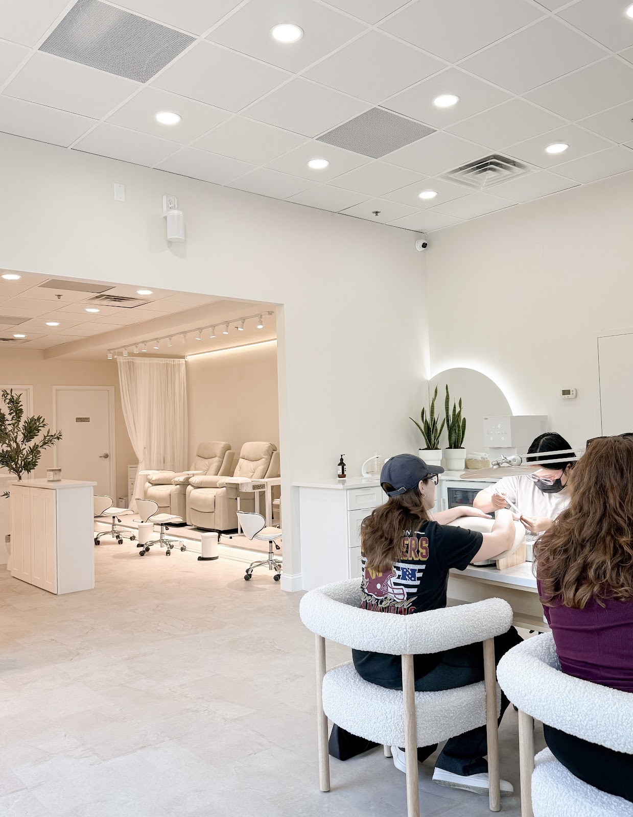 Ella Atelier Nails - Nail Salon in Arlington