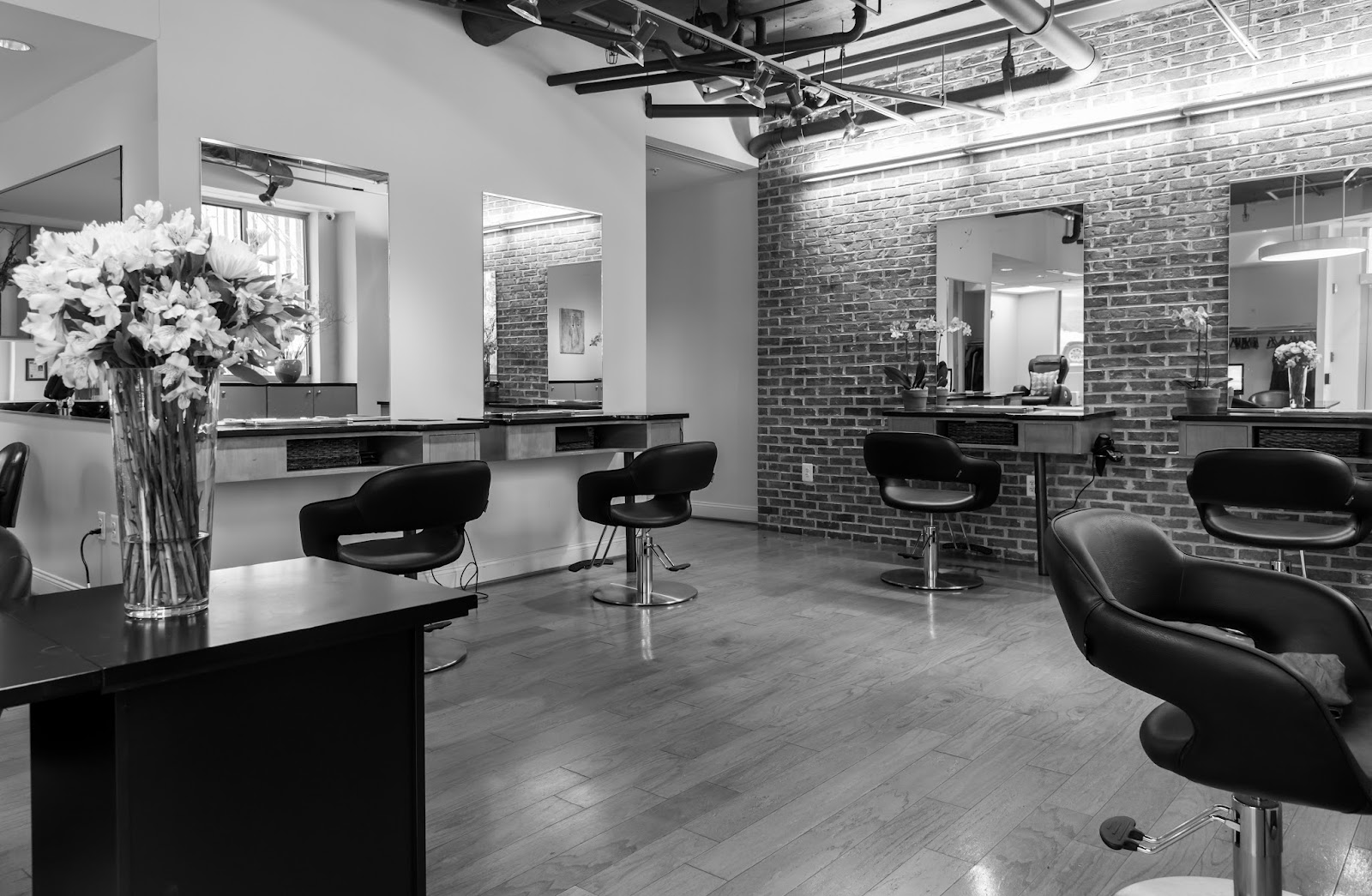 Hair Gallery - Nail Salon in Arlington