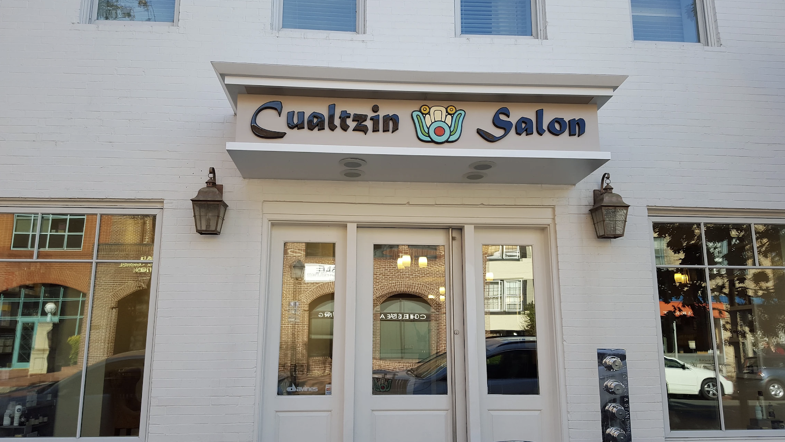 Cualtzin Salon - Hair Salon in Alexandria
