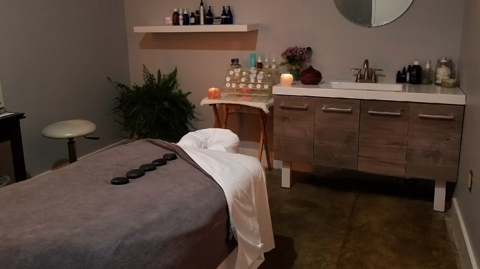 Oasis Day Spa & Body Shop - Nail Salon in Charlottesville