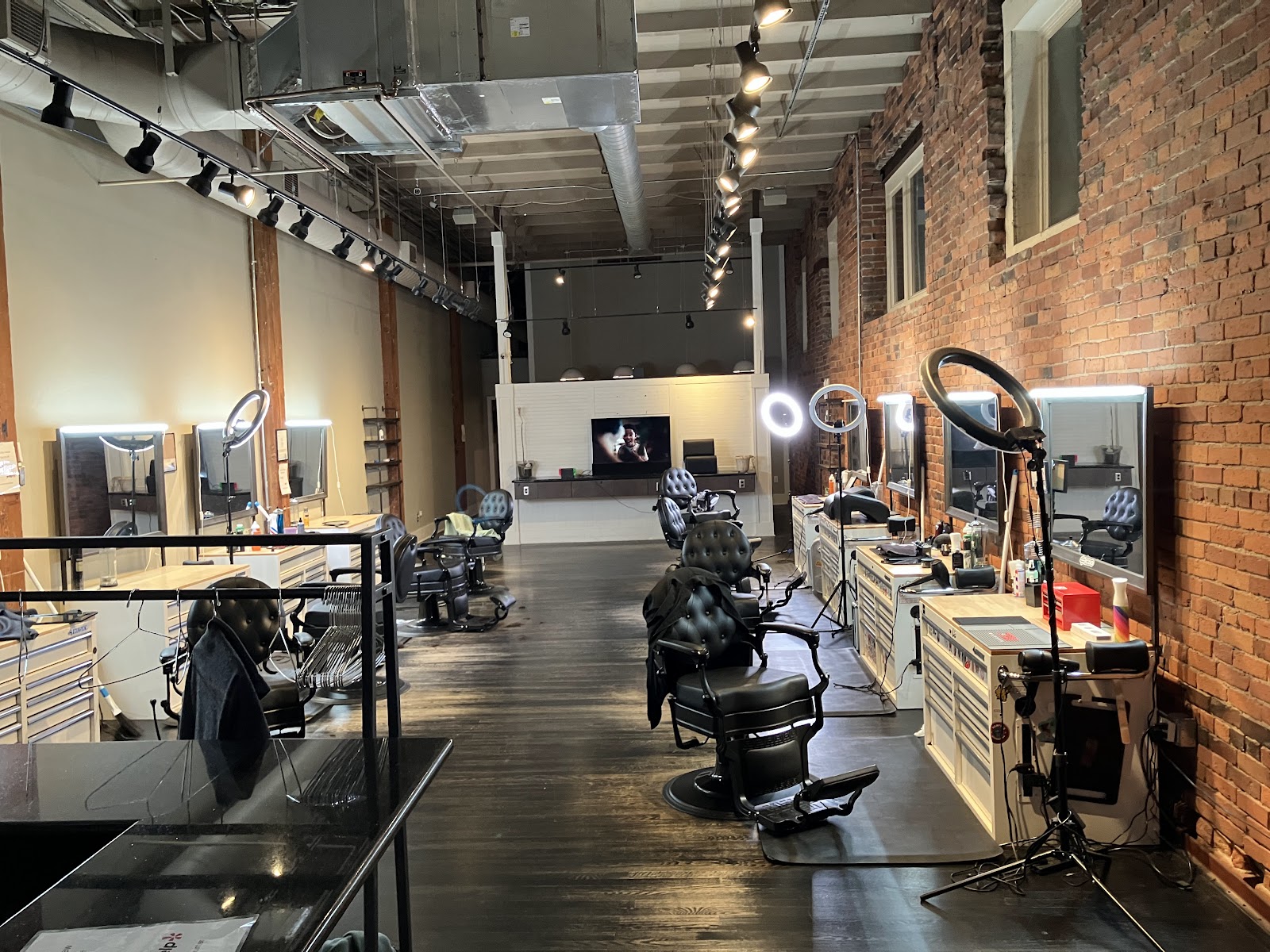 028 Barber Shop Downtown Seattle - Barbershop in Seattle
