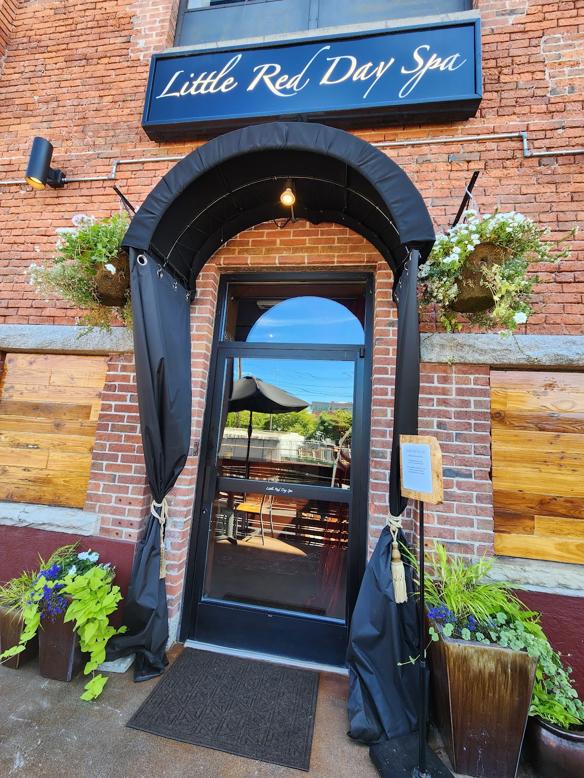 Little Red Day Spa - Beauty Spa in Seattle