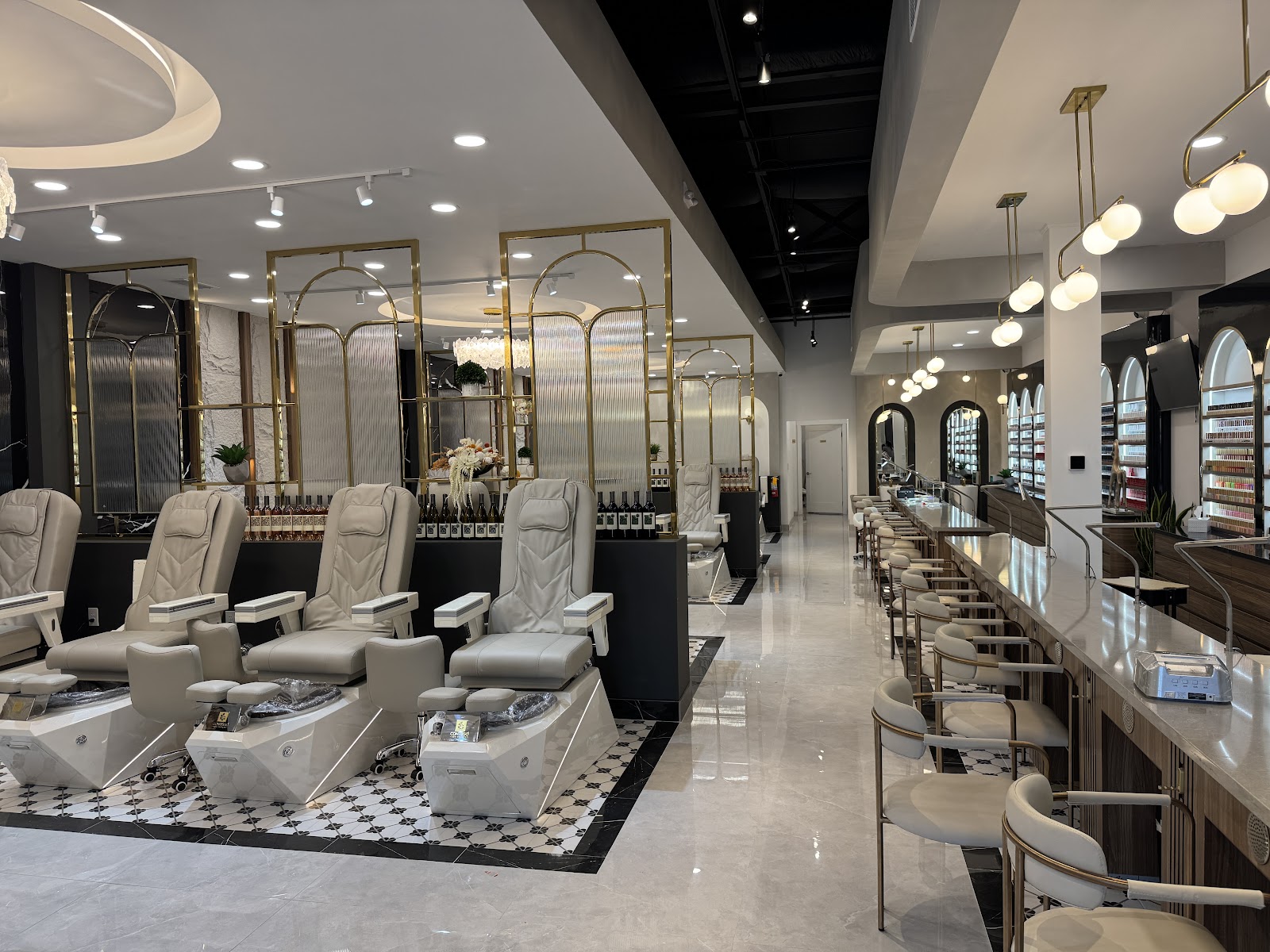 Avalon Nail Bar - Nail Salon in Tacoma