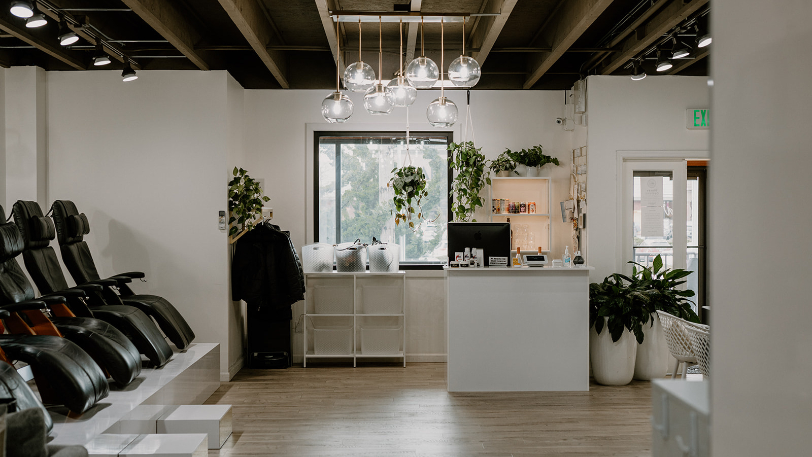 Charme Natural Nails Studio - Nail Salon in Tacoma