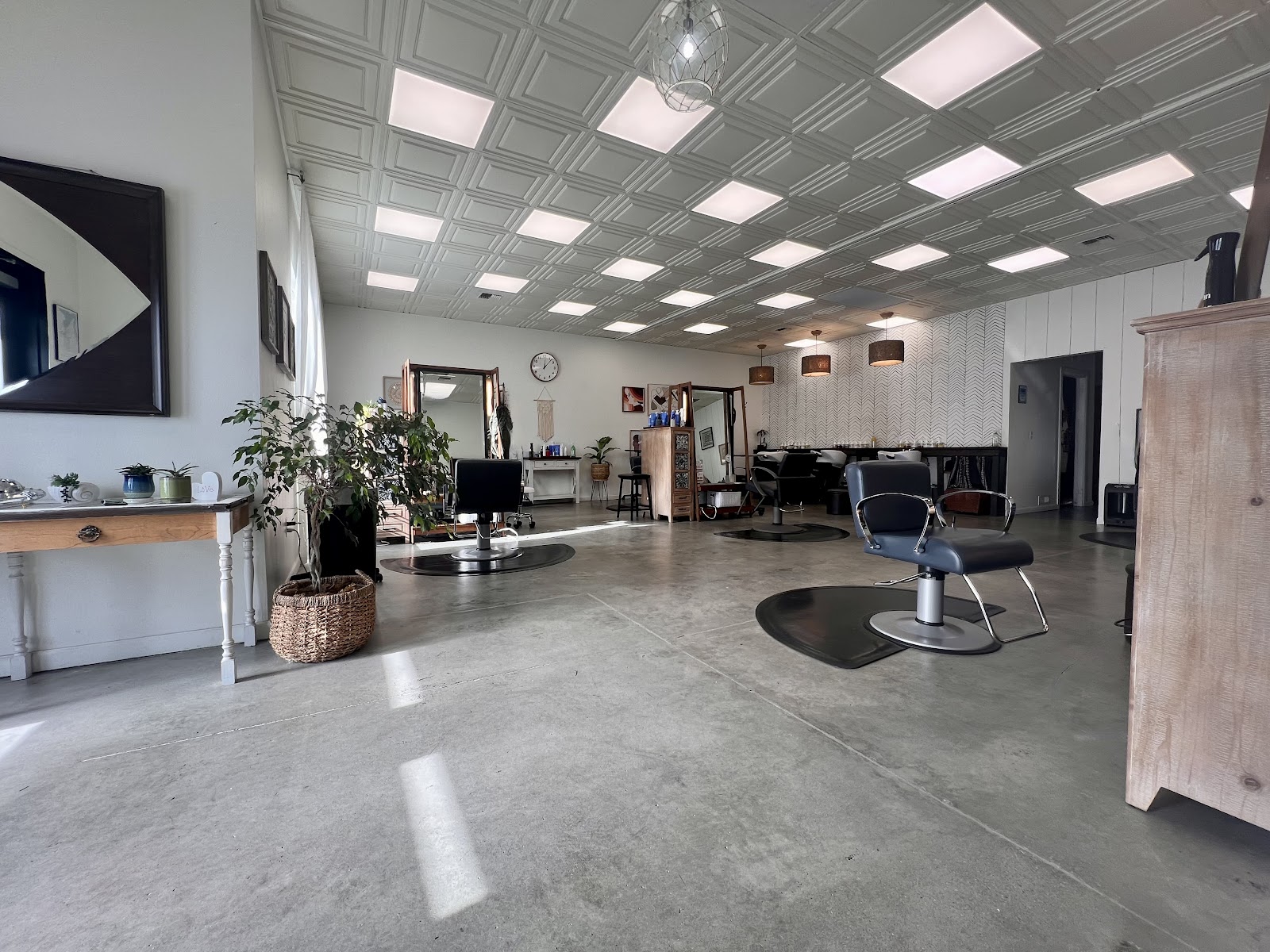 Left Coast Salon - Hair Salon in Tacoma