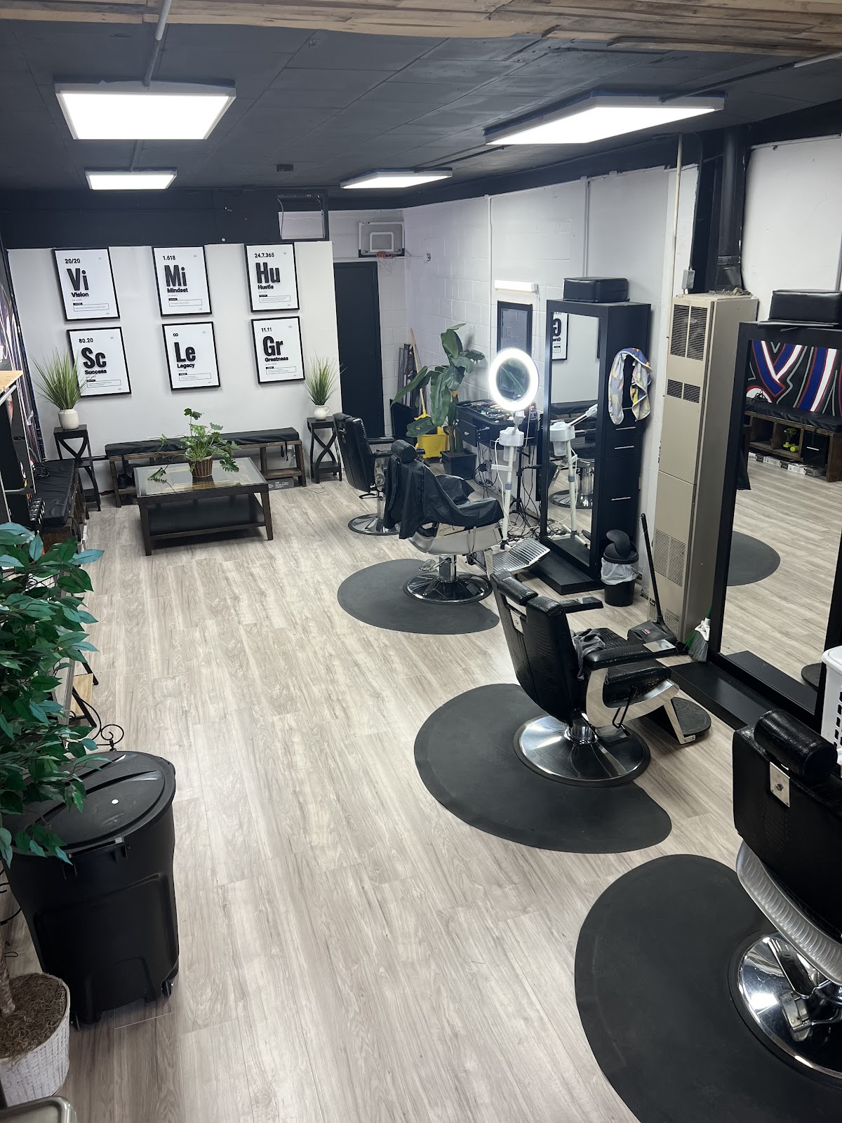Local Legendz Barbershop - Barbershop in Spokane