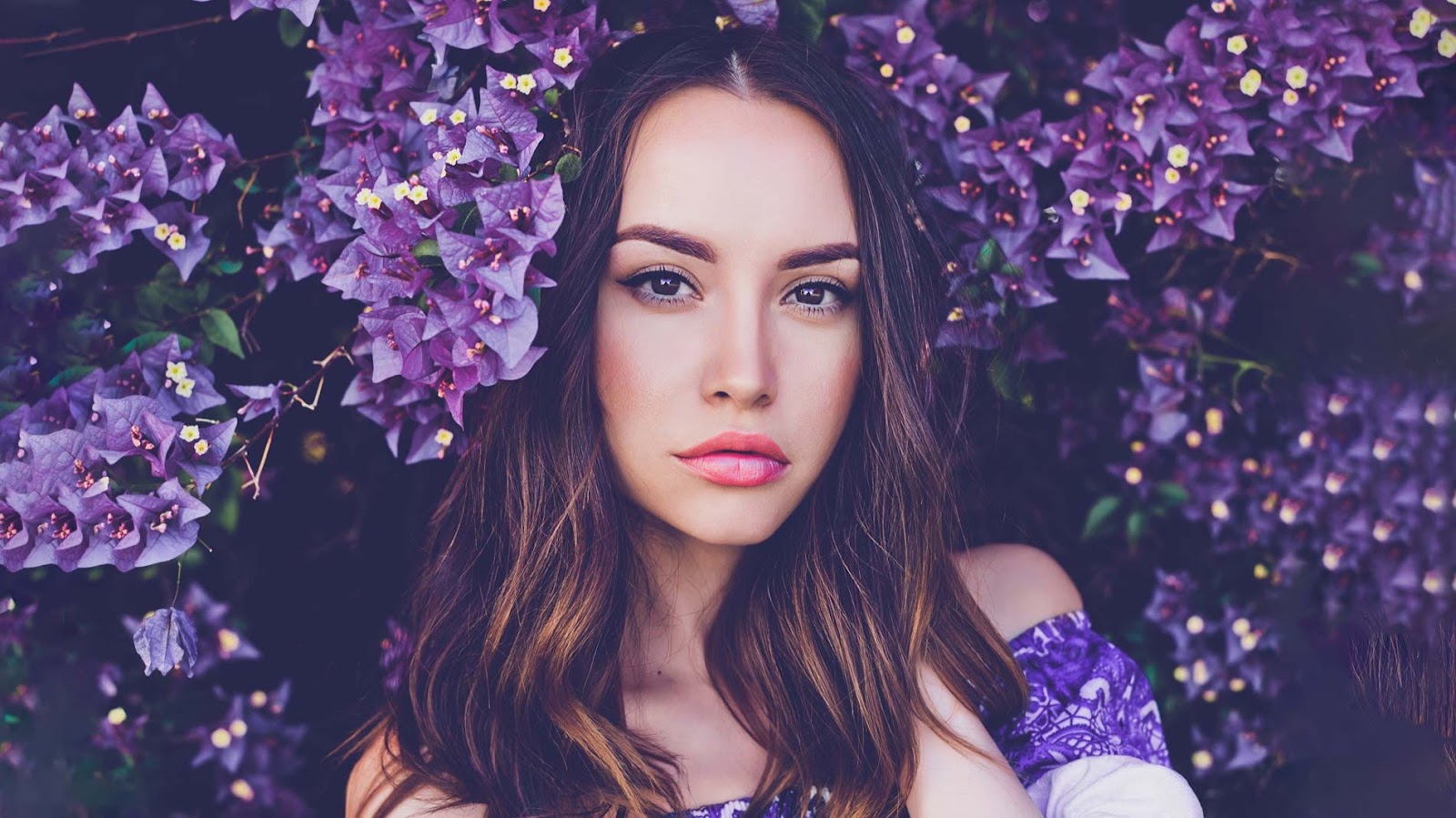 Geena Moon Salon - Hair Salon in Bellevue